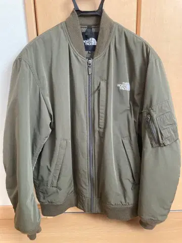 THE NORTH FACE MA-1 자켓 올리브