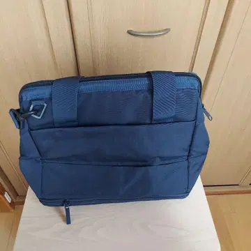 네이비 나일론 숄더백