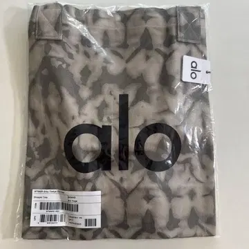 alo Yoga 카모 패턴 토트백 타이다이 패턴