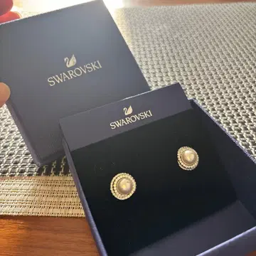 Swarovski ORIGINALLY 펄 귀걸이