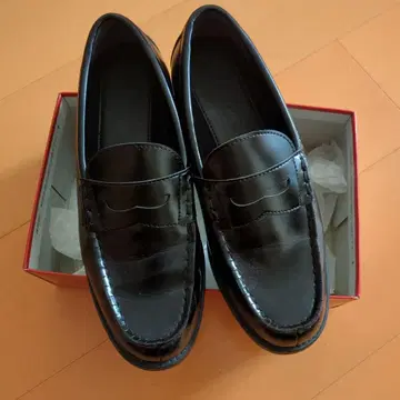 새상품급 블랙 로퍼 25.0 EEE