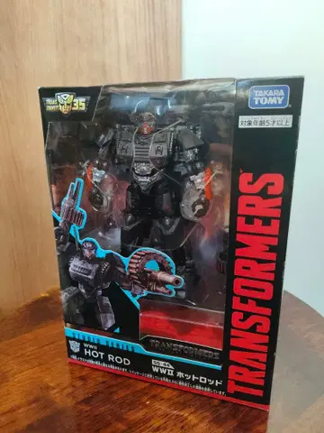 트랜스포머 WWII 핫 로드 피규어