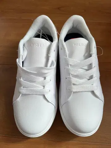 HILFIGER 화이트 스니커즈