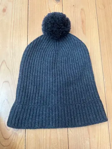 ENGINEERED GARMENTS 폼폼 포함 니트 모자 이탈리아제