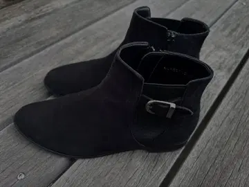 DIANA 블랙 부츠 22.5cm