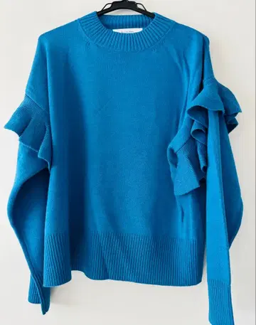 LE CIEL BLEU 프릴 슬리브 니트 스웨터