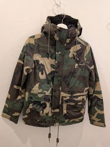 카모플라쥬 후드 부착 나일론 자켓