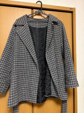 체크 무늬 체스터 코트