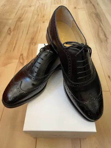 영국제 새상품 로이드풋웨어 V 시리즈 블랙 컬러 윙팁 사이즈 UK8