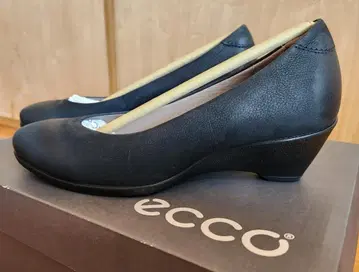 새상품 ECCO SCULPTURED 45 에코 펌프스