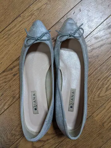 DIANA 다이애나 플랫 펌프스 발레 슈즈 실버
