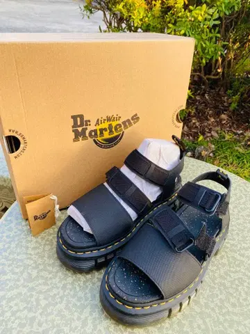 Dr. Martens Ricki 3 Strap Sandal