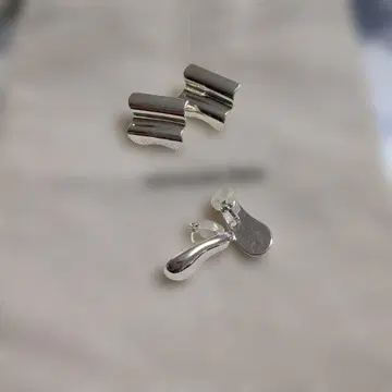 낫싱앤어더스 귀찌 2개 세트