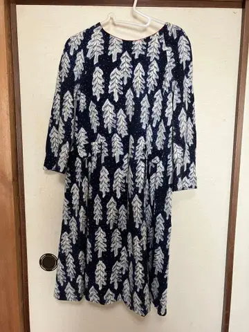 mina perhonen 네이비 긴팔 무릎 기장 원피스