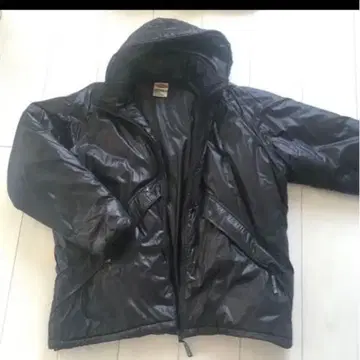 MASTERPIECE 후드 부착 다운 자켓 블랙