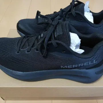 MERRELL 블랙 러닝화
