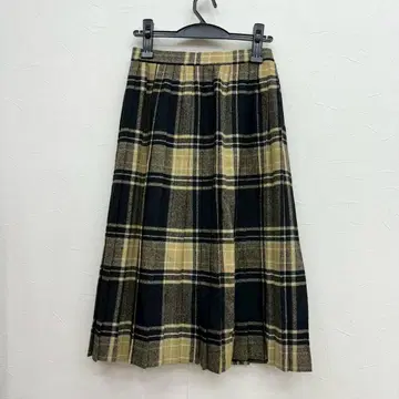 QUEEN 퀸 체크 무늬 플리츠 스커트 일본제 11/M 상당