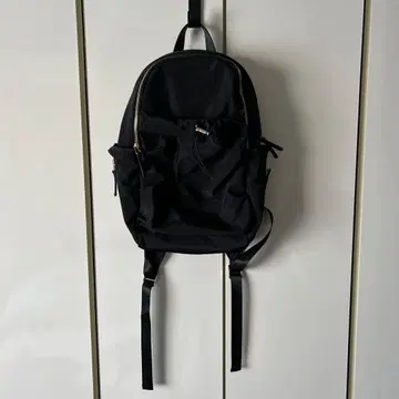 DoCLASSE 럭색/백팩 블랙