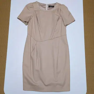 JUSGLITTY 베이지 무릎 기장 원피스 사이즈 2