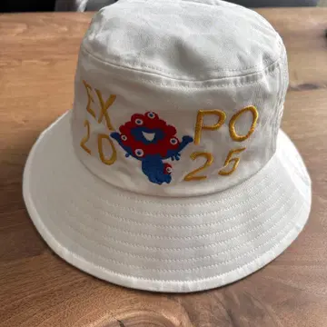 EXPO 2025 미야쿠미야쿠 모자 화이트