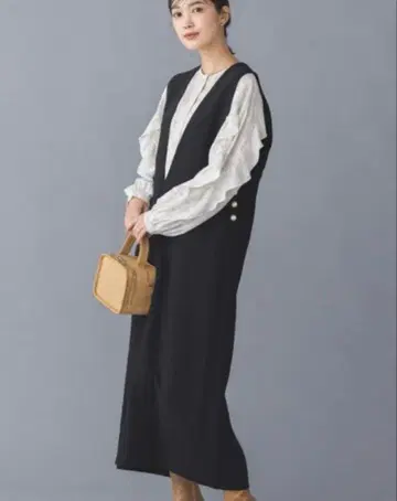 그레디 브릴리언트 anana 사이드 펄 V넥 점퍼 스커트 하자품