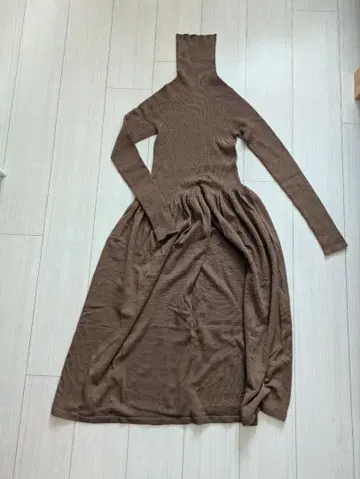 UNIQLO 브라운 터틀넥 니트 원피스 M