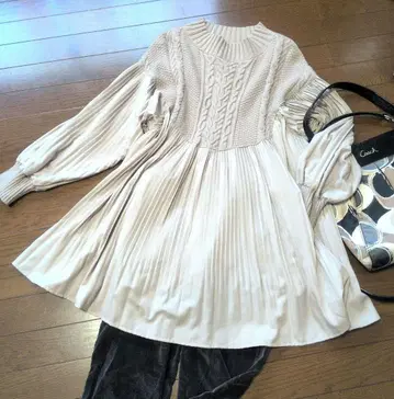 라이트 베이지 롱 케이블 니트 플리츠 튜닉 사이즈