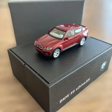 BMW X6 xDrive50i 미니카 빨간색