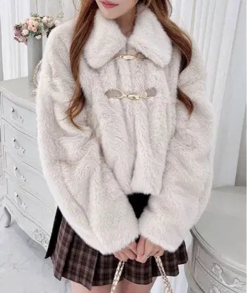 라이트 베이지 보아 자켓 퍼 아우터 INGNI