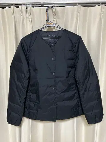 [무인양품] 경량 다운 노카라 자켓 L 사이즈 블랙