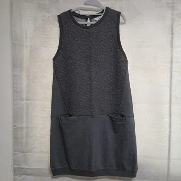 [ 새상품급 ] A.T 슬리브리스 튜닉 원피스