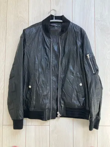 Harlem Rougne 블랙 피그 가죽 자켓 M 사이즈