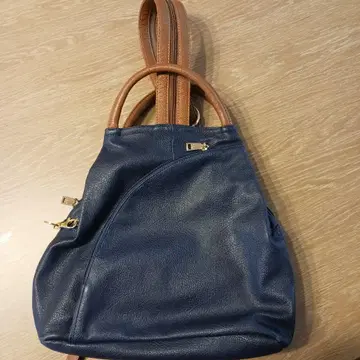 GUSCIO 네이비 가죽 숄더백