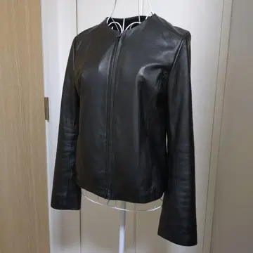 착용 적음 UNITED ARROWS 블랙 노카라 가죽 자켓