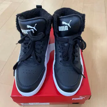 PUMA 블랙 하이컷 스니커즈 25.0cm