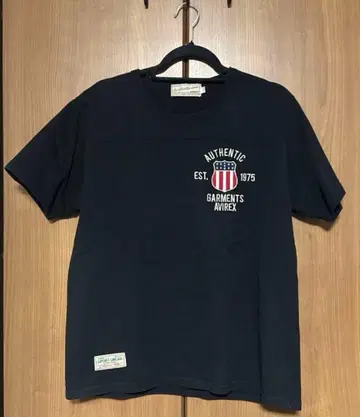 AVIREX 시그니처 버시티 티셔츠