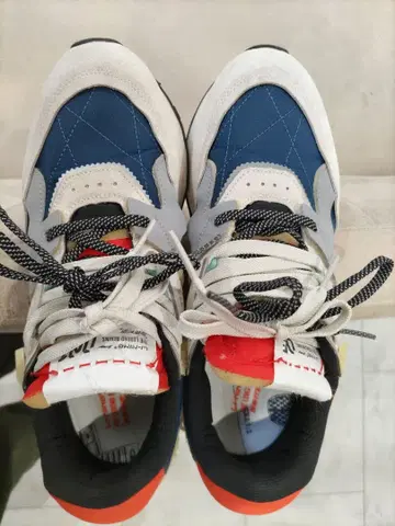 [ atmos pink LI-NING 리 모먼트 MOMENT