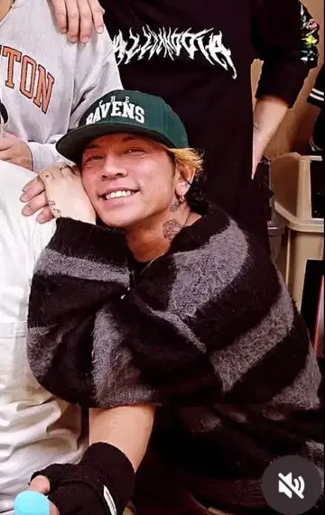 엠앤오 니트 kj 착용