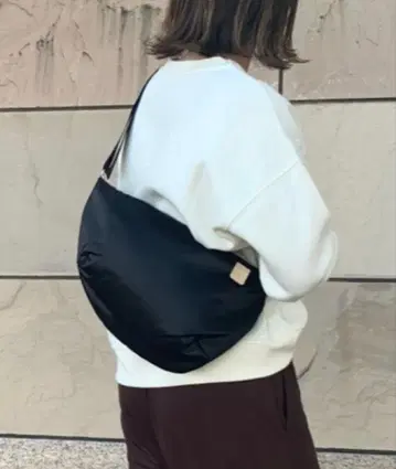 러셋 [ 바디백 THE CLOUDS NYLON ]