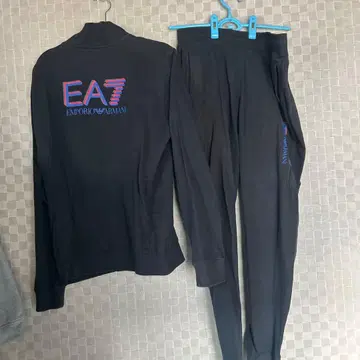 엠포리오 아르마니 EA7 블랙 상하의 세트 셋업