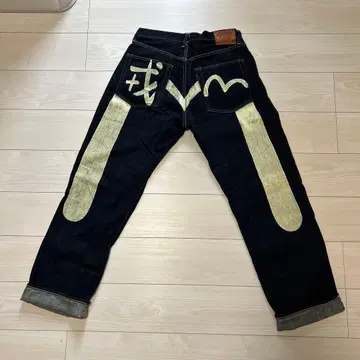 EVISU No2 LOT.2001 빅 카모메  빨간색 귀 스트레이트 데님