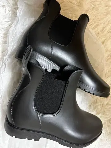 블랙 고무 첼시 부츠