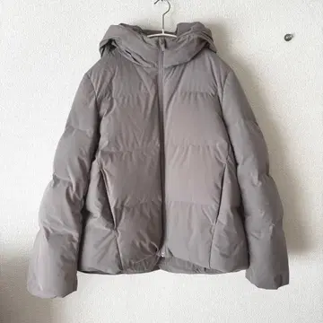 유니클로 심리스 다운 후드티 M