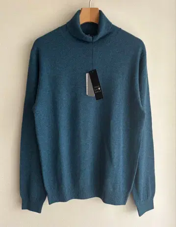 [ 미사용 새상품 ] TAKASHIMAYA 터틀넥 스웨터 M