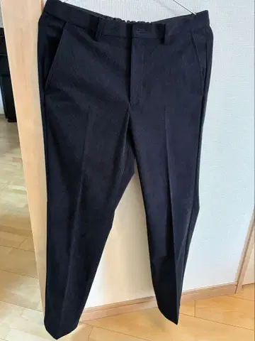 그린 라벨 릴랙싱 블랙 코듀로이 슬랙스