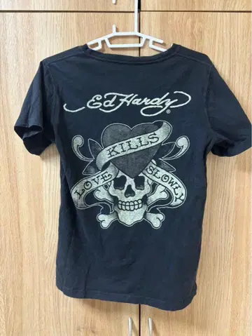 ED Hardy 블랙 T셔츠 스컬 디자인