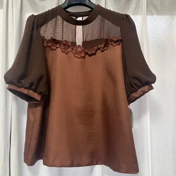 [ 새상품 ] CHAILD WOMAN 브라운 반팔 상의 F 사이즈