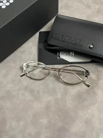 Maske H01 KUBORAUM 오벌 프레임 쿠보람 실버