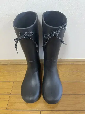 블랙 리본 포함 장화 W7