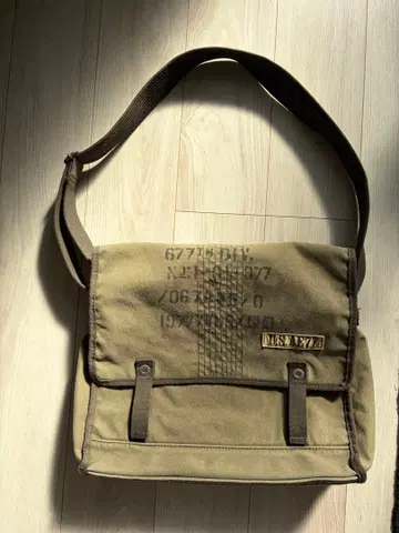 아메리칸 이글 American Eagle 숄더백 올리브